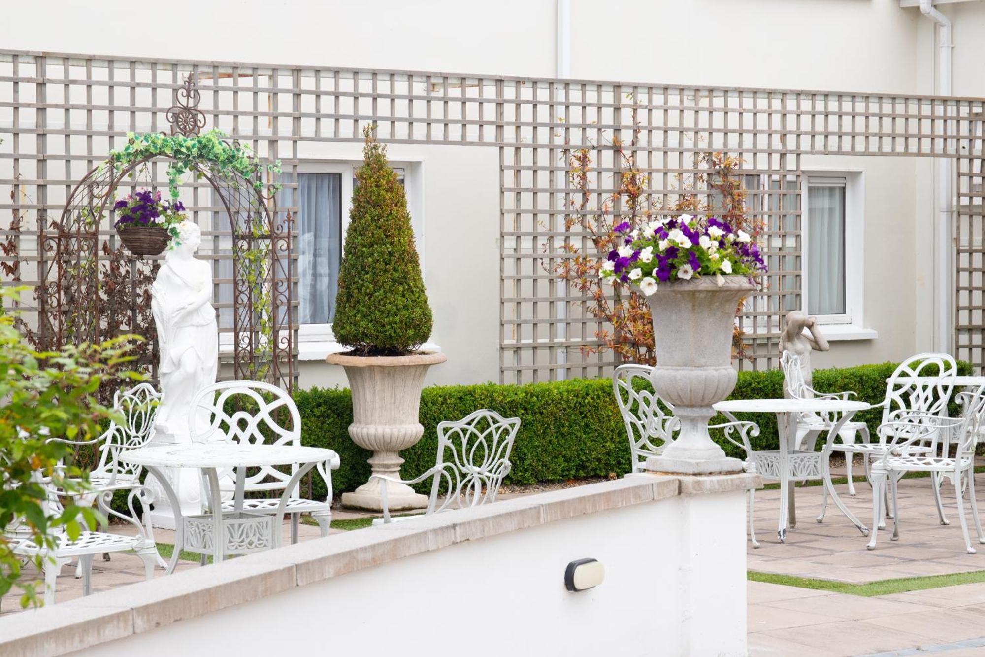 Killarney Oaks Hotel Екстер'єр фото