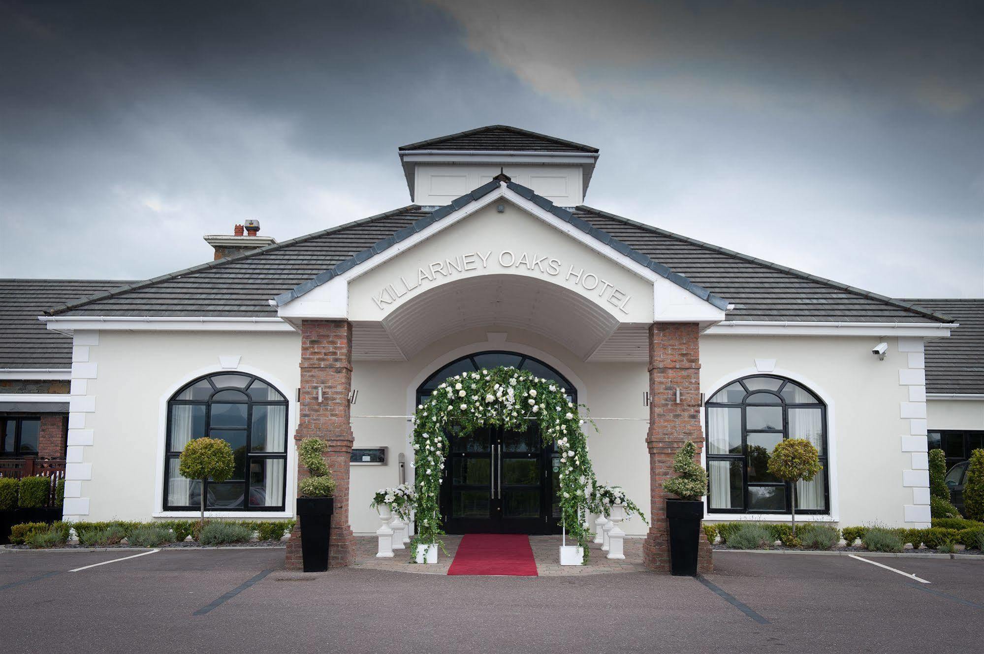 Killarney Oaks Hotel Екстер'єр фото